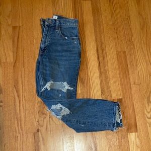 Abercrombie and Fitch High Rise Mom Jean Size 25 Short **FREE SHIPPING